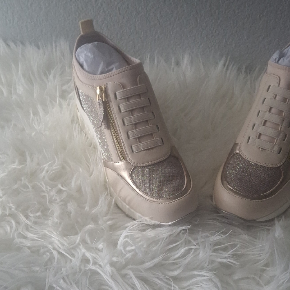 Kenneth Cole Reaction Cream Sneakers Slip-On with Chunky Sole